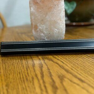 |DISCOUNTED SHIPPING|  Like New Magnetic Knife Bar / Strip - 11.5"
